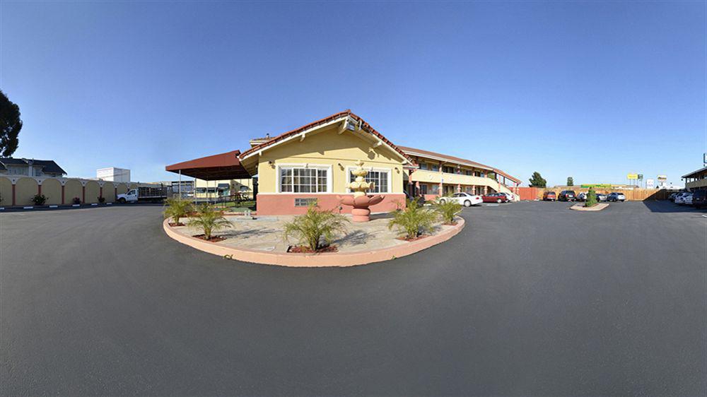 Rodeway Inn & Suites Near The Coliseum & Arena Oakland Exterior foto